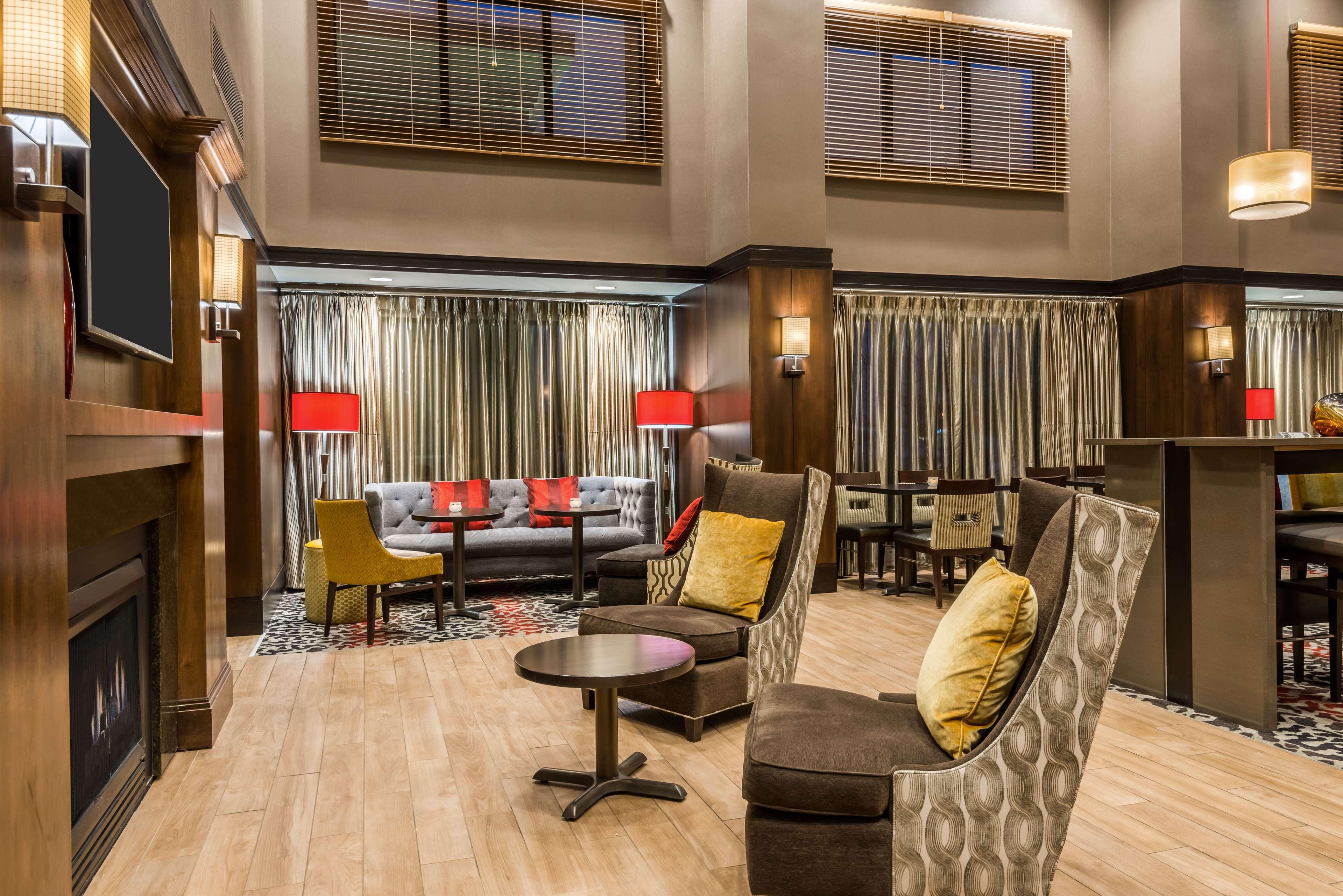 Hampton Inn & Suites Columbus Polaris Exteriör bild